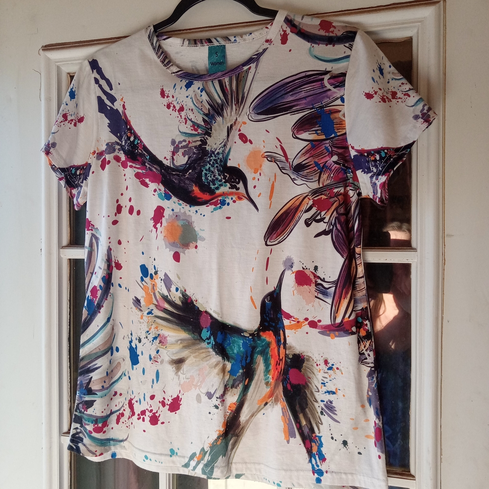Colorful Bird Print Short Sleeve Women's Tee Size Small